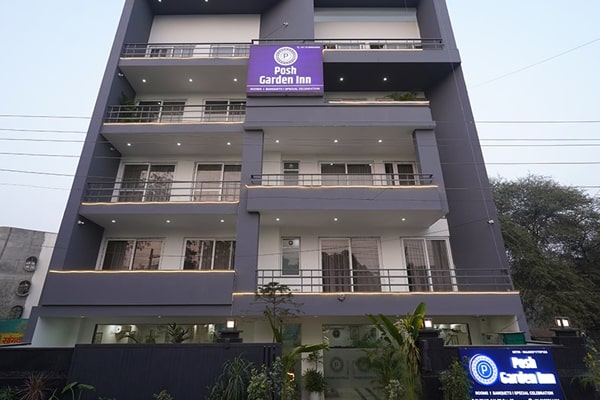 Hotel near Huda City Centre Metro Station, Gurgaon