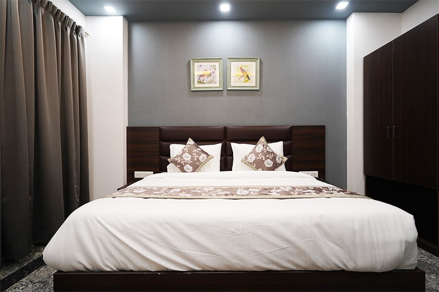 Best Accommodation in Gurgaon, Sector 52