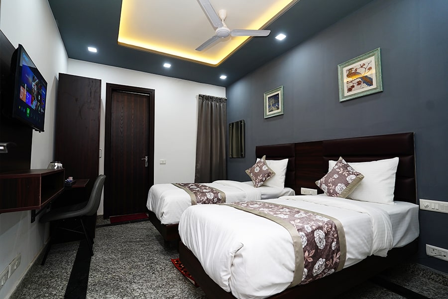 Best Accommodation in Gurgaon, Sector 52