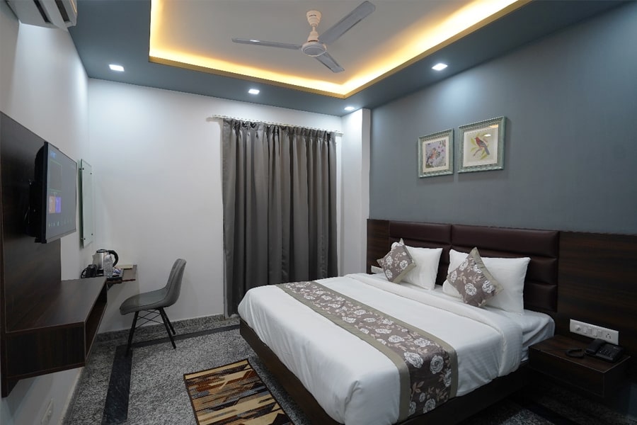 Best Accommodation in Gurgaon, Sector 52