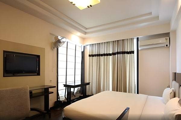 Best Accommodation in Gurgaon - Suite Room